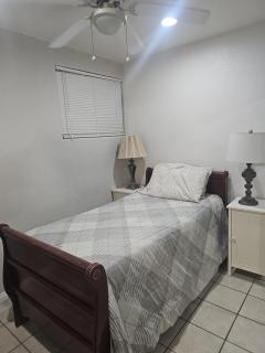 Cozy 2 Bed 2 Bath close to Downtown San Diego! - 3