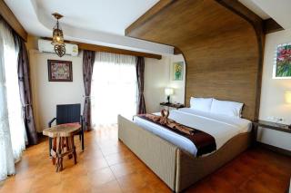 Red Balcony Hotel - 1