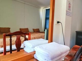 Piyaporn Hill Paradise Hotel - 1
