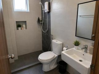 Homestay by Hiraya Place A - 1