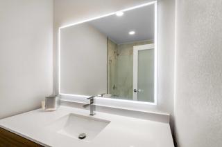 Clarion Pointe Kent - Seattle South - 8