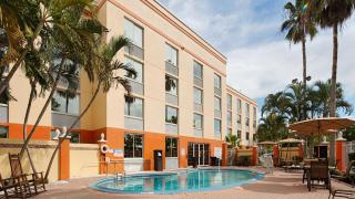 Best Western Fort Myers Inn and Suites - 2