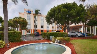 Best Western Fort Myers Inn and Suites - Fort Myers - 1