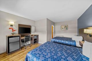Rodeway Inn - 5
