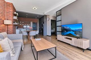 Sunny Premium Stay - Family & Business Ready - 5