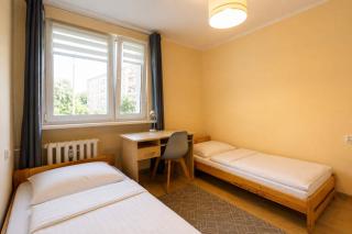 Komfortowy Apartament z Balkonem Blisko ERGO ARENA by Noclegi Renters - 9