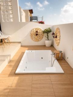 Villa With Jacuzzi, Damar Ningrum 3 - Tutugan - 7