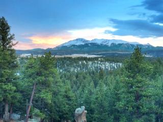 Pikes Peak Paradise Bed and Breakfast - 0