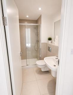 Contractor Friendly large 2 Bedroom 2 Bathroom Apartment Free Parking Sleeps 6 Croydon city centre - 0