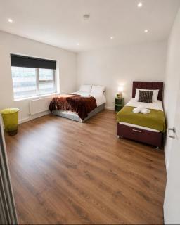 Contractor Friendly large 2 Bedroom 2 Bathroom Apartment Free Parking Sleeps 6 Croydon city centre - 1