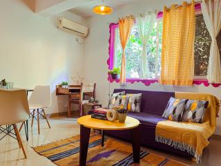 Boho Coastal Getaway, Graffiti Art, Cozy Attic - 9