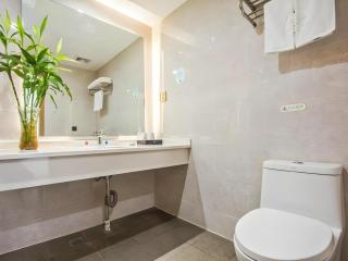 GreenTree Inn Tongxiang Chongfuzhen World Fur Center Branch - 3
