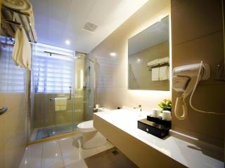 GreenTree Inn Huanggang City Wuxue City Kanjiang Avenue - 5