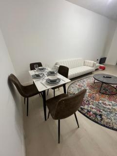 Apartment 3 by SJP - Central Kettering - Near Station - Sleeps 3 - 1