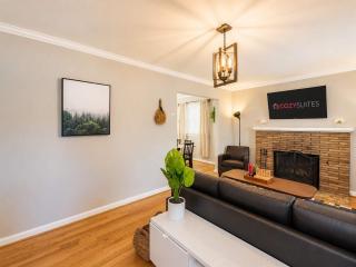 Enchanting historic townhouse by CozySuites - 8