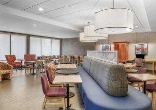 Home2 Suites by Hilton Milwaukee Airport - 4