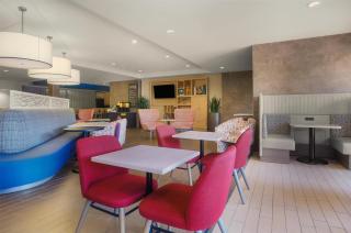 Home2 Suites by Hilton Milwaukee Airport - 5