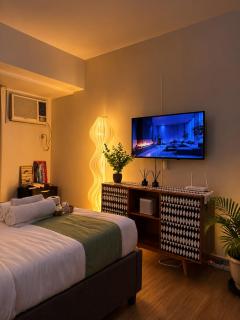 Cozy Minimalist Studio Abreeza Place Tower 2 Beside Abreeza Mall Davao City - 1