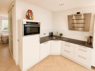 Loft studio, private garden & parking near Utrecht - 7