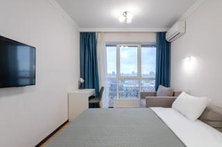 10-41b Kvartet, Vasyl Lypkivskyi 16b, Kyiv, railway station, metro nearby, fantastic city view, Petrovdom Apartment - 1