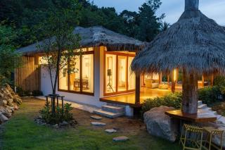 Teak Villa Bali-Style Design - 9