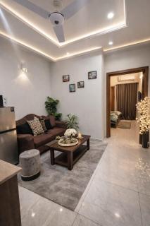The Cozy Haven - One bedroom Self check-in Apartment Islamabad - ac WiFi Netflix available - 3