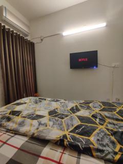 The Cozy Haven - One bedroom Self check-in Apartment Islamabad - ac WiFi Netflix available - 1