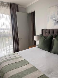1 Bed Mphoentleresidence waterfall ellipse - 6