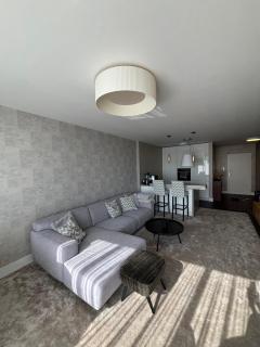 Fancy City View Apartment - 5