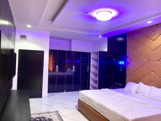 Laycon hotel and suites - 1