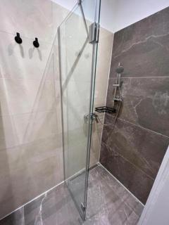 Apartment near Metro & Netflix - Kingsize Bed - 8