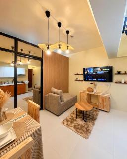 Royal Oceancrest Mactan by 2A Holloway Staycation - 8