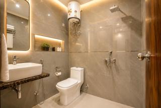Hotel Royal Grand Near Delhi Airport - 4