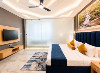 Hotel Royal Grand Near Delhi Airport - 1
