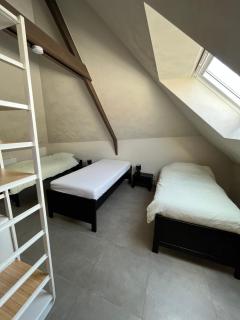 Under the church tower of Laarne - 9