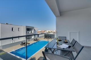 Oasis Luxury Residence B101 - Pool View - 1