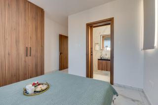 Oasis Luxury Residence B101 - Pool View - 6
