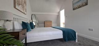 Luxurious two-bed apartment in Yaxley near A1 - 5