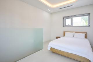 Geoje The Shine Pool Villa - 5