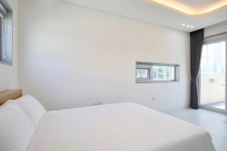 Geoje The Shine Pool Villa - 3