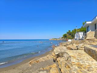 Frontal Sea View Apartments - 2