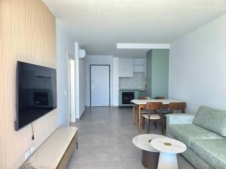 Frontal Sea View Apartments - 4
