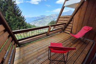 Cozy apartment with balcony and pool - 9