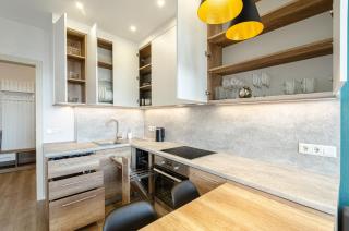 5-25 Beresteiskyi, Beresteiskyi 55a, Kyiv, Beresteiska metro nearby, panoramic city view, 15 kW backup power, Petrovdom Apartment - Kiev - 1