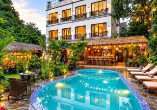 Catba Backpackers - Sea Vibe Pool Bar & Bungalow - 0