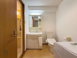 Grandeur by b hotel - Quiet 1BR Near City Center Steps from Peace Park - 7