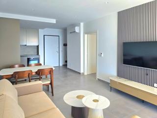 Frontal Sea View Apartments - 5