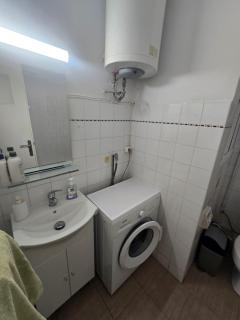 Kou3 - Cozy Room in Pireas - Walk Everywhere - 3