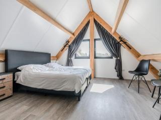 Thatched luxury leisure farm for 6 people - 5