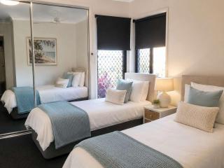 Modern 2BR Apartment near Mater Hospital Townsville - 2